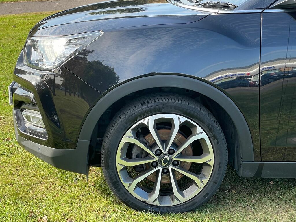 SsangYong Tivoli Hatchback Blue #8