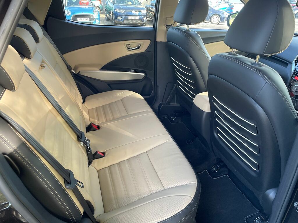 SsangYong Tivoli Hatchback Blue #13
