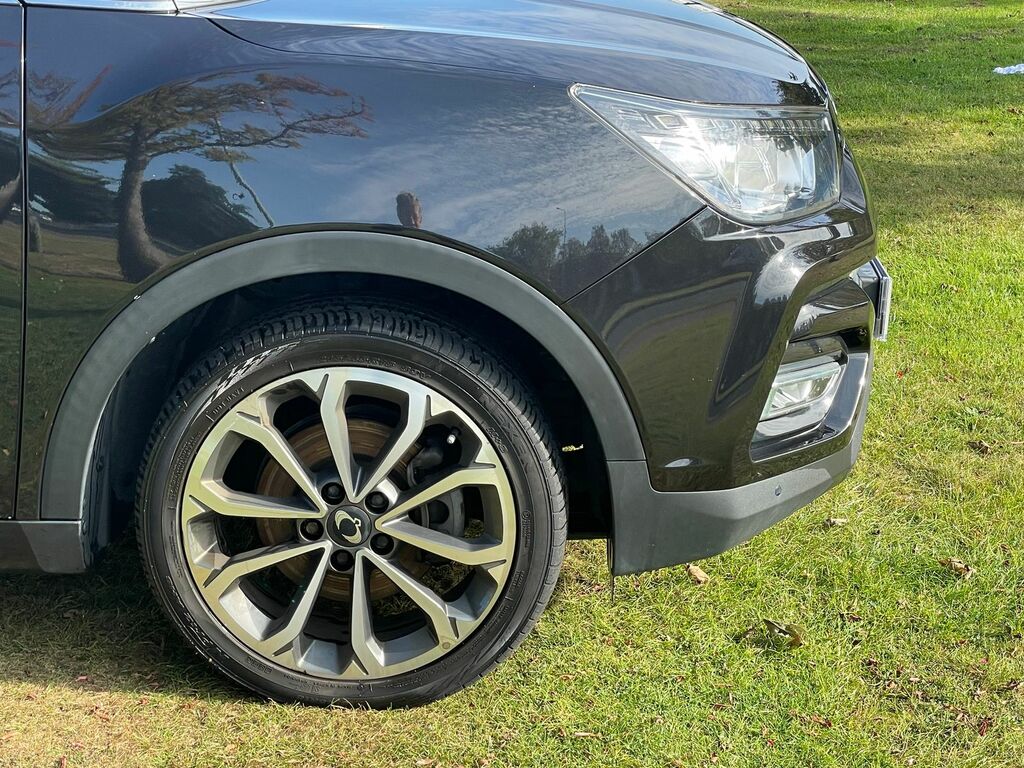 SsangYong Tivoli Hatchback Blue #7