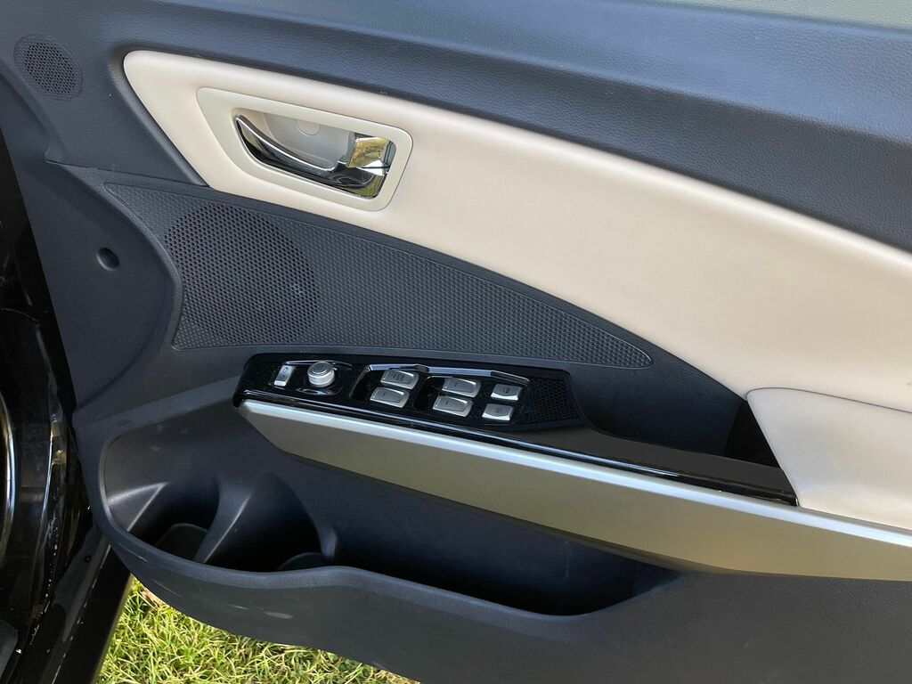 SsangYong Tivoli Hatchback Blue #11