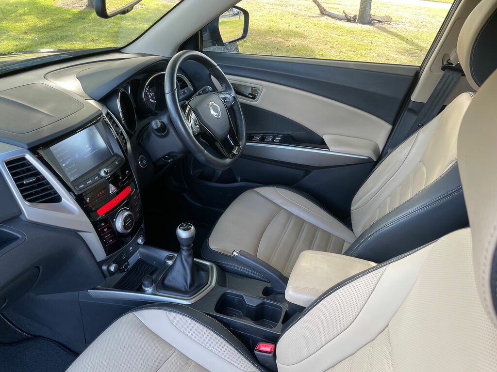 SsangYong Tivoli Hatchback Blue #16