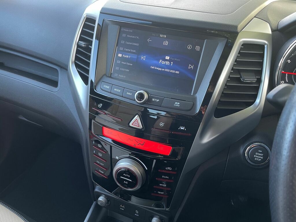 SsangYong Tivoli Hatchback Blue #18