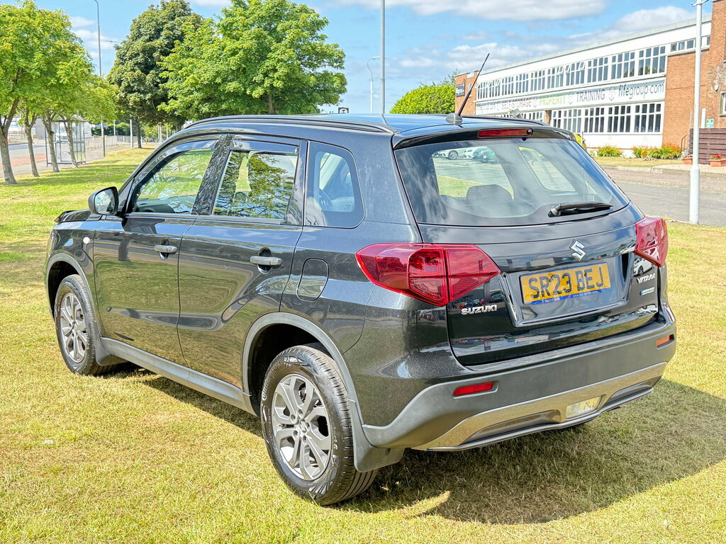 Suzuki Vitara 1.4 Boosterjet Mhev Go Suv Hybrid Manua Black #4