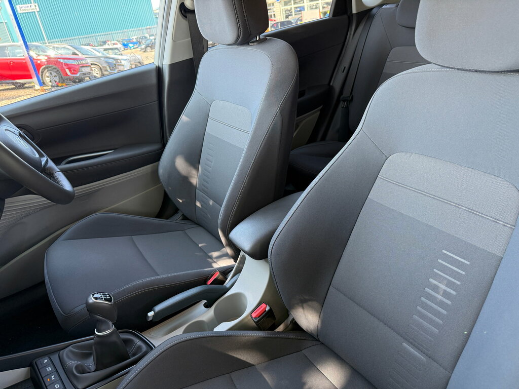 Hyundai Bayon Premium Grey #16