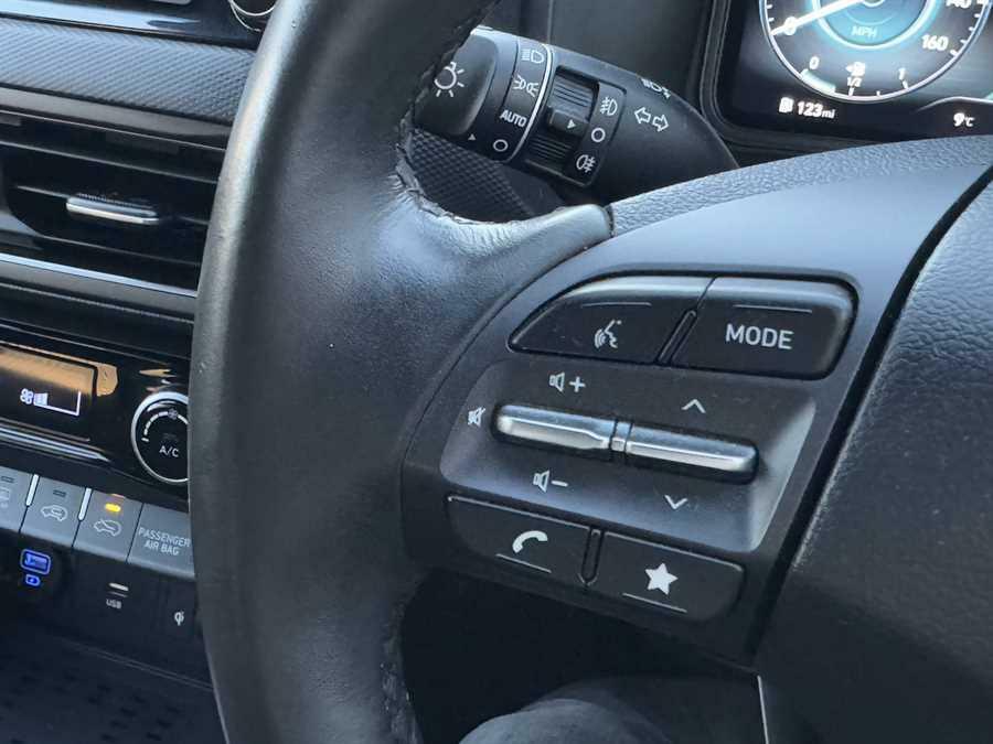 Hyundai Kona Premium Red #22