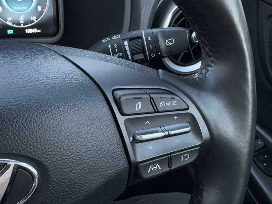 Hyundai Kona Premium Red #23