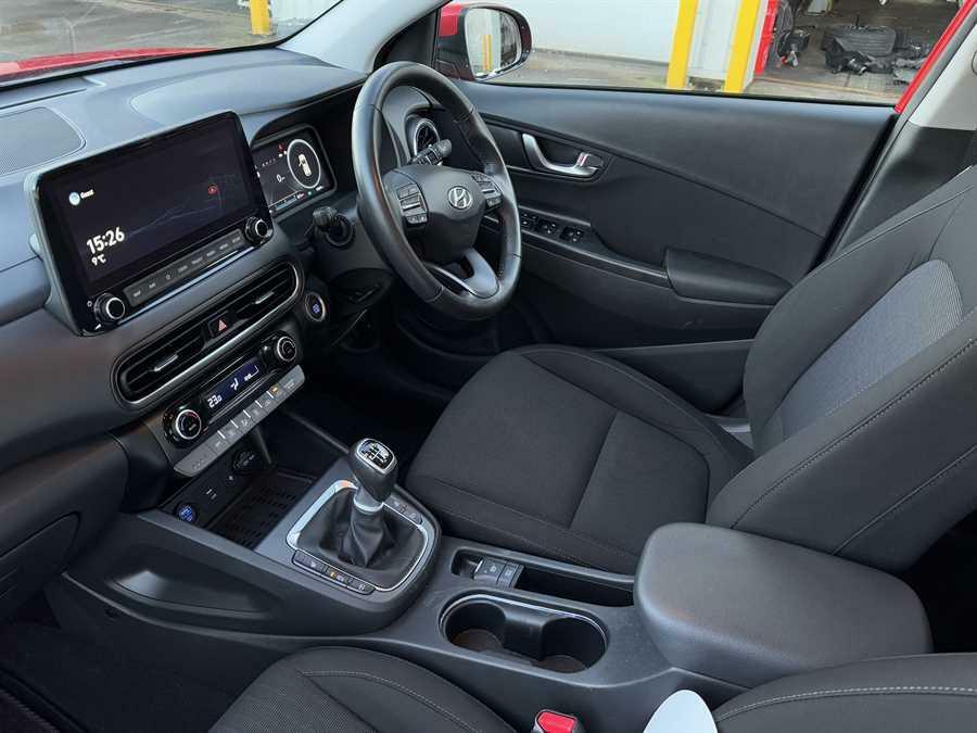 Hyundai Kona Premium Red #16