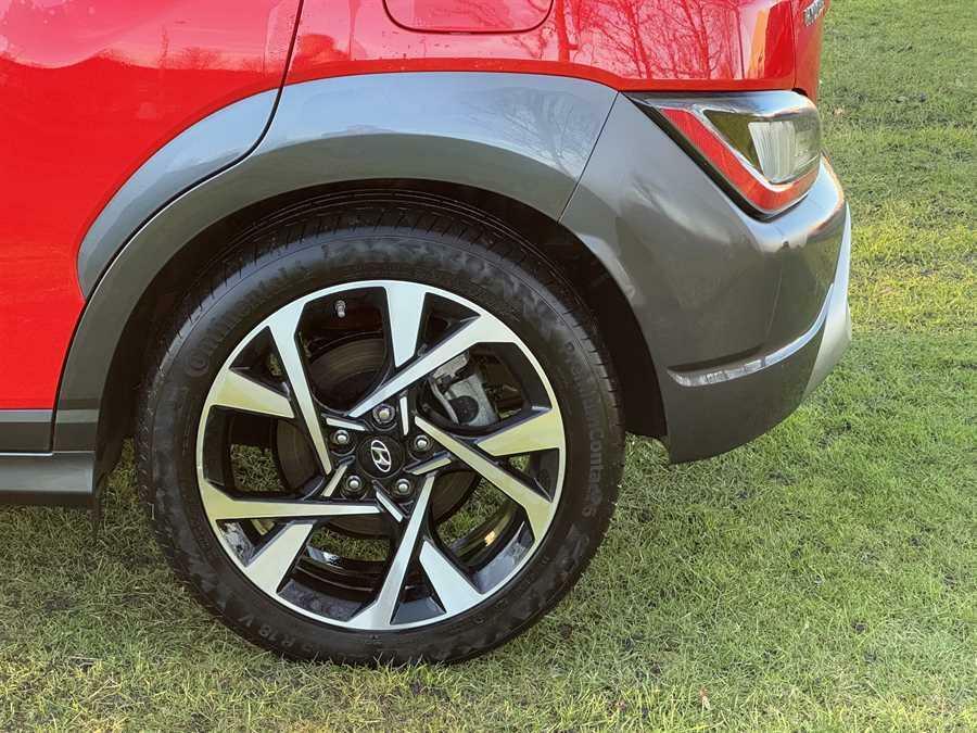Hyundai Kona Premium Red #10