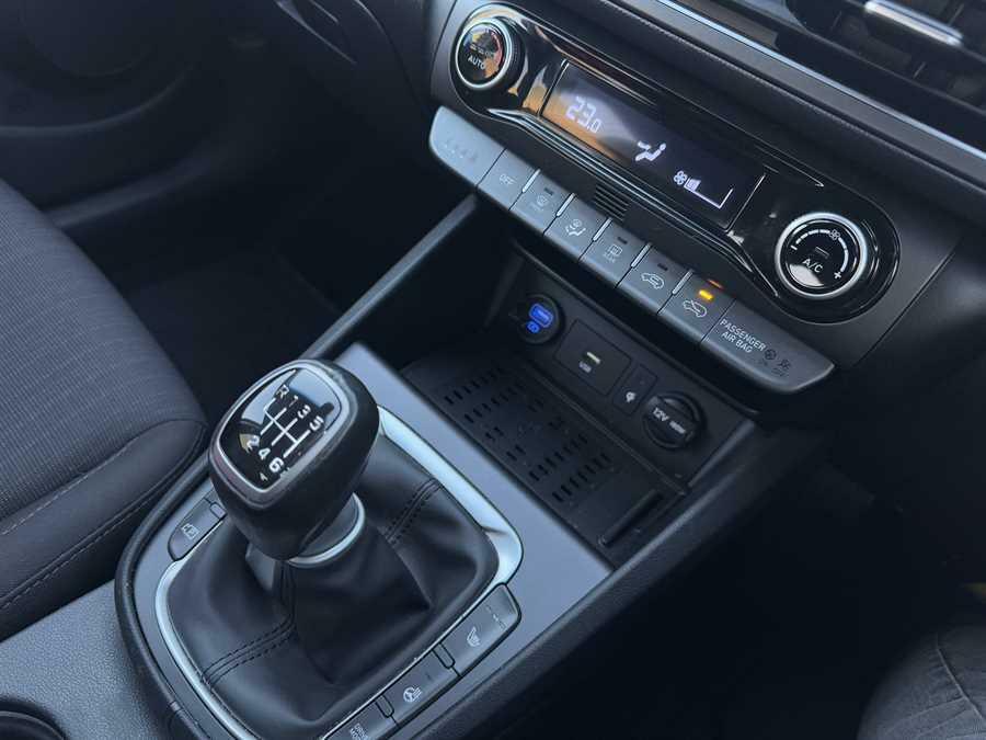 Hyundai Kona Premium Red #18