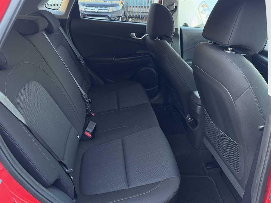 Hyundai Kona Premium Red #14