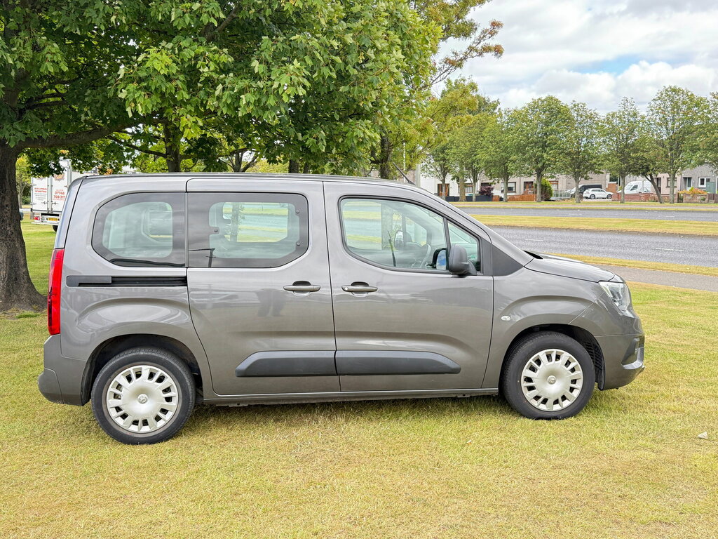 Vauxhall Combo Life 1.5 Turbo D Blueinjection Design Mpv Au Grey #6