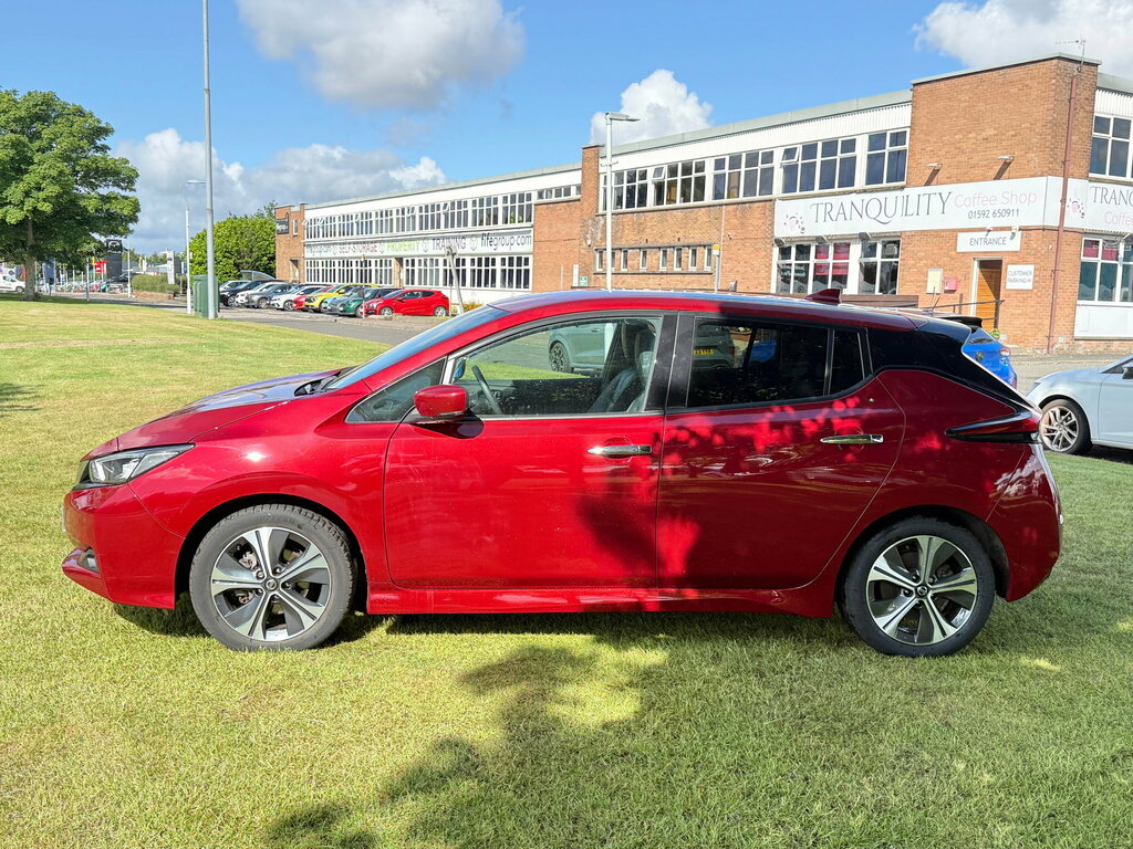 Nissan Leaf 40Kwh Tekna Hatchback 150 Ps Red #6