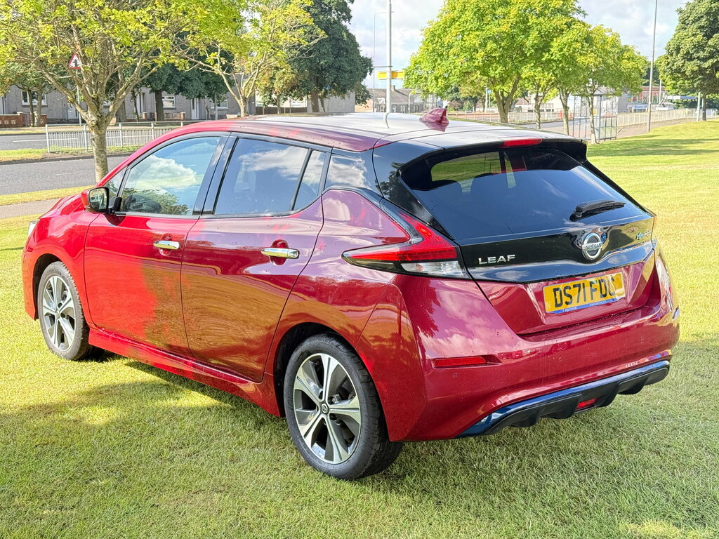 Nissan Leaf 40Kwh Tekna Hatchback 150 Ps Red #4