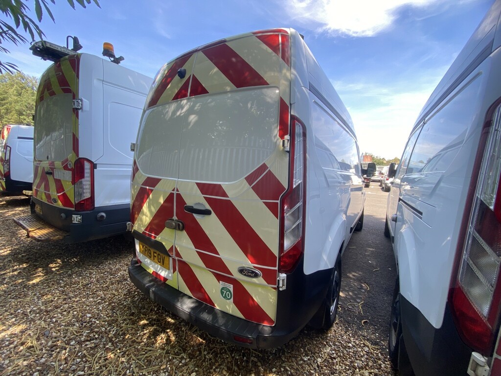 Ford Transit Custom Panel Van 2.0 320 Ecoblue 201919 YF19FOV White #4