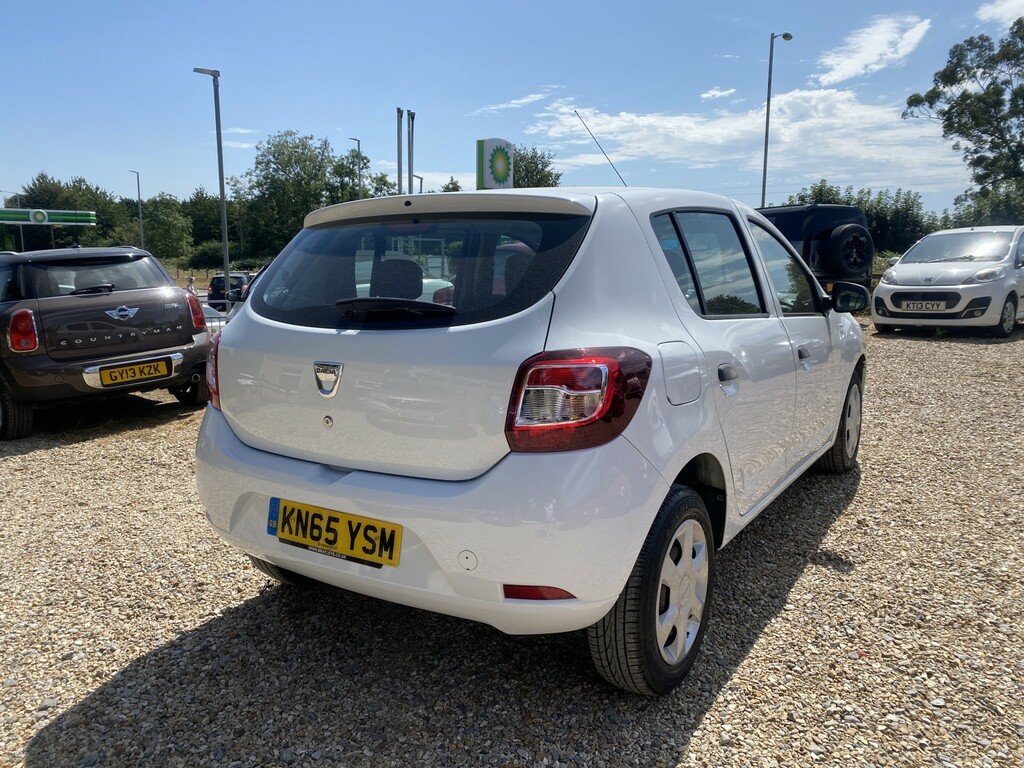 Dacia Sandero 1.2 Ambiance 1.2 16V 75 White #3