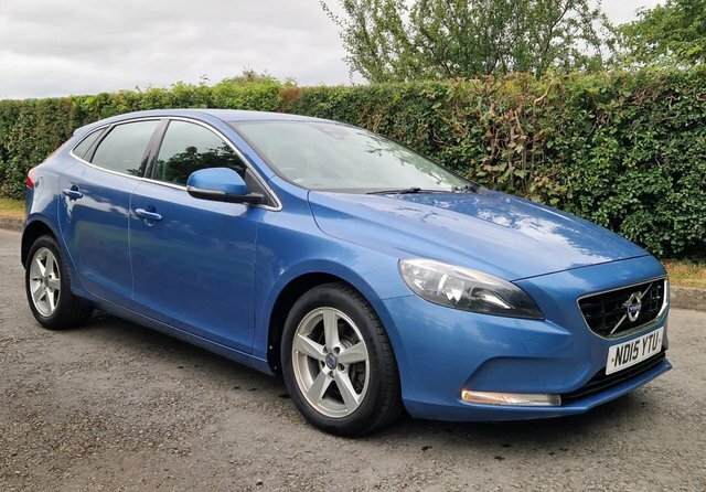 Volvo V40 2.0 D2 Se Nav Hatchback Euro 6 S ND15YTU Blue #3