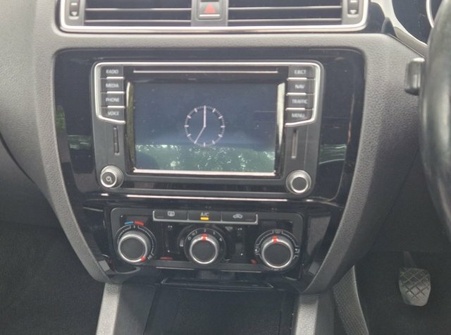 Volkswagen Jetta 2.0 Se Tdi Bluemotion Technology 109 Bhp Black #18