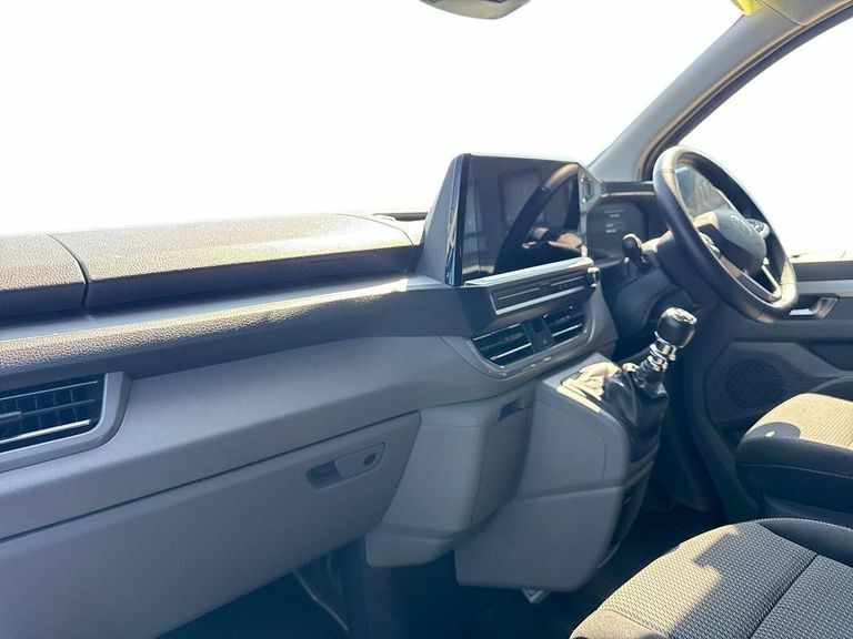 Volkswagen Transporter 2.0 Tdi 110 Commerce Pro Van KN75DWD Blue #2