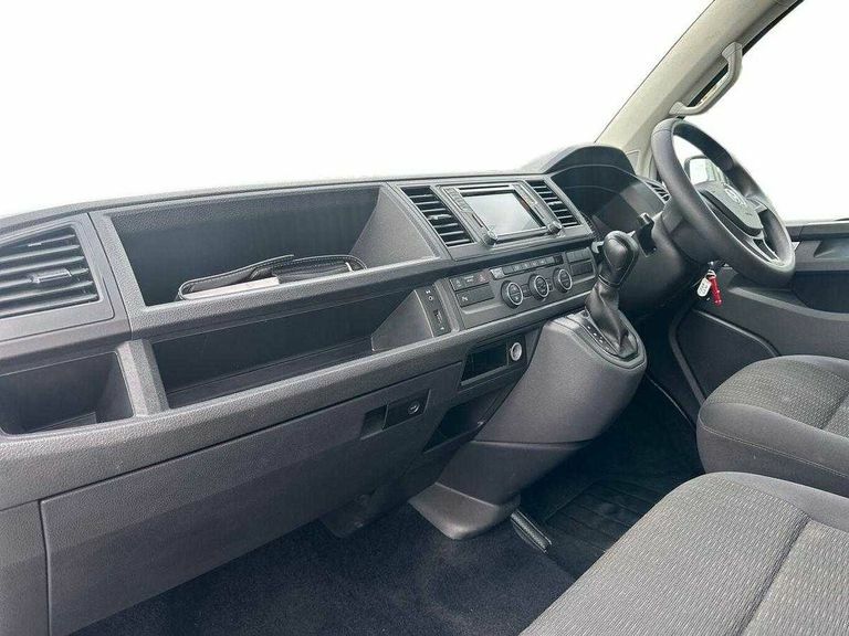 Volkswagen Transporter Shuttle 2.0 Tdi Bmt 150Ps Se Minibus Dsg White #2