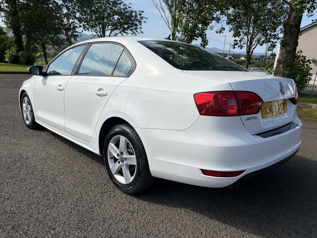 Volkswagen Jetta 1.6 Tdi Bluemotion Tech Grey #9