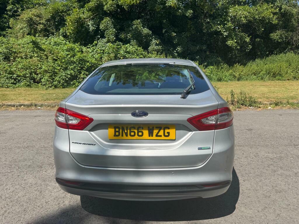 Ford Mondeo  Silver #8