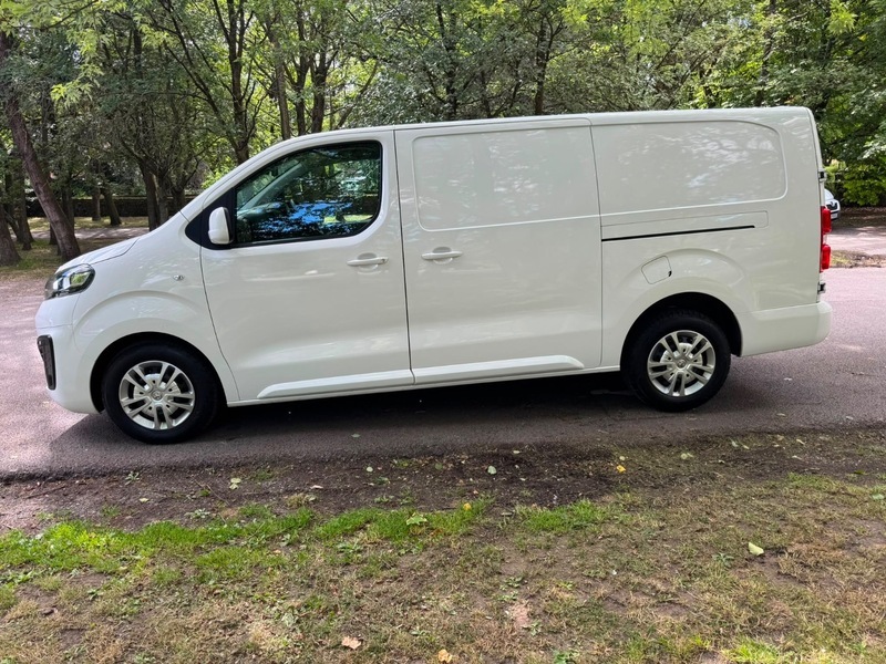 Vauxhall Vivaro L2h1 2900 Sportive S White #6