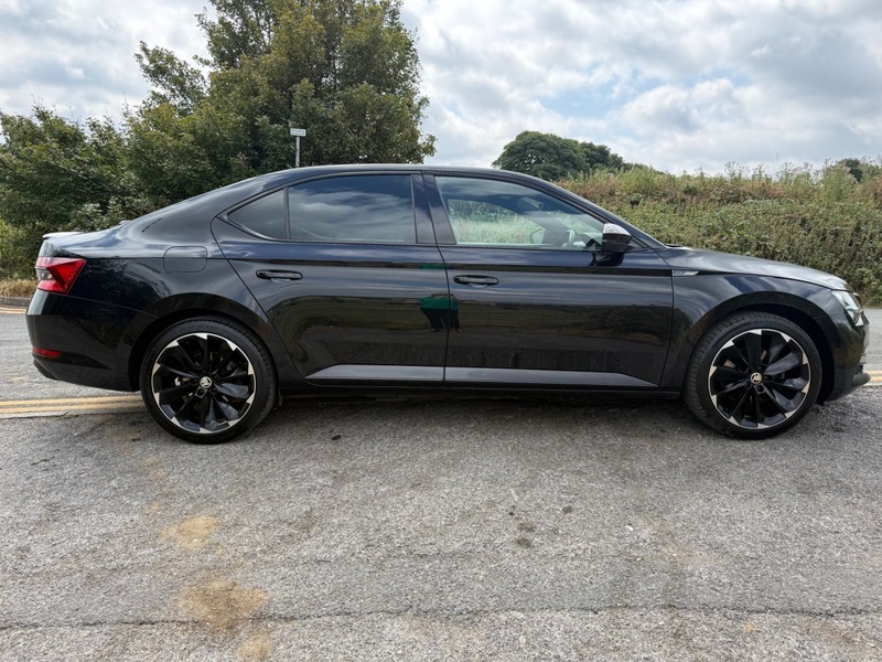 Skoda Superb Sportline Plus IV Dsg Black #5