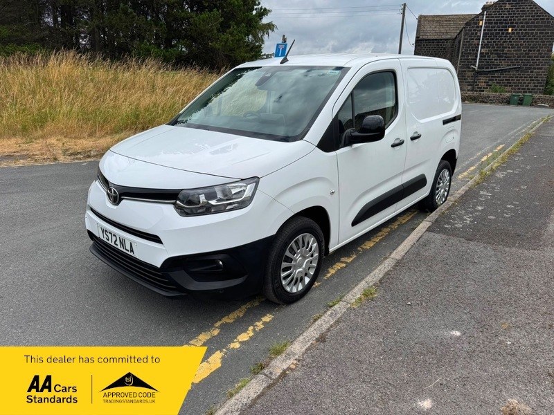 Toyota PROACE L1 Icon White