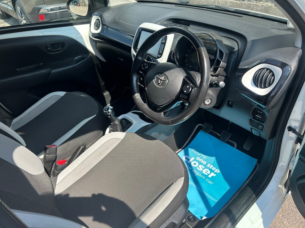 Toyota Aygo 1.0 Vvt-i X-pure White #5