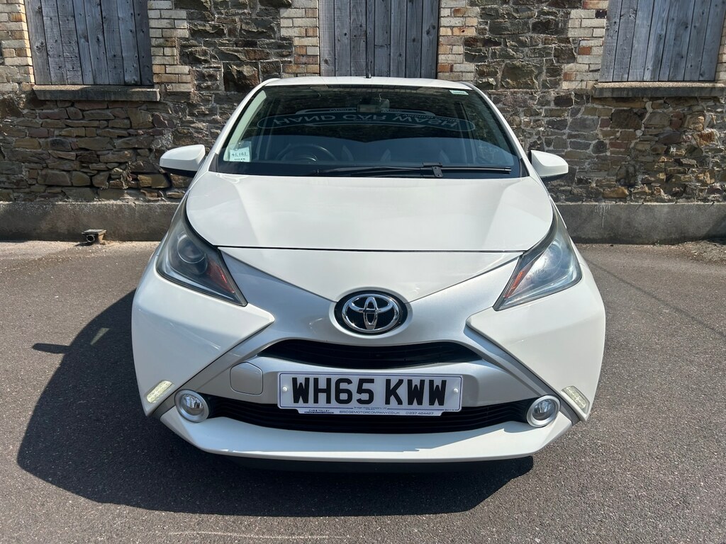 Toyota Aygo 1.0 Vvt-i X-pure White #3