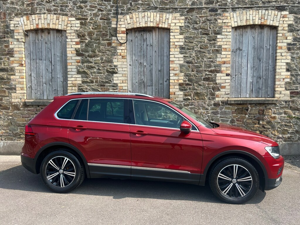 Volkswagen Tiguan 2.0 Tdi 150 Se Nav Red #2