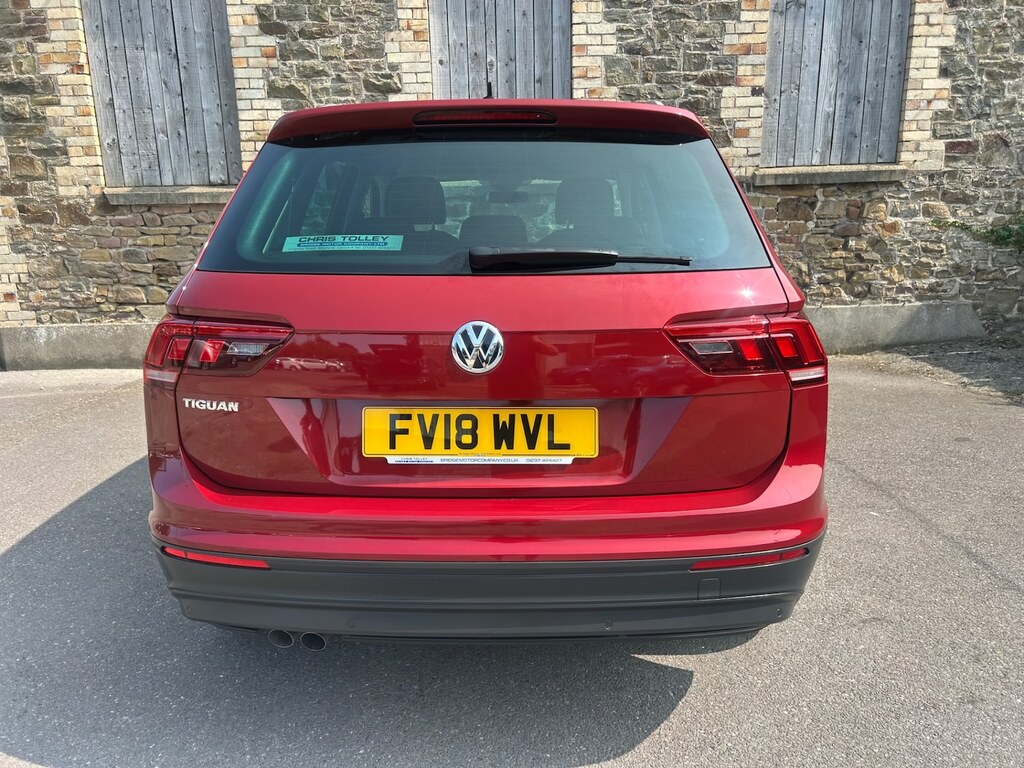 Volkswagen Tiguan 2.0 Tdi 150 Se Nav Red #4