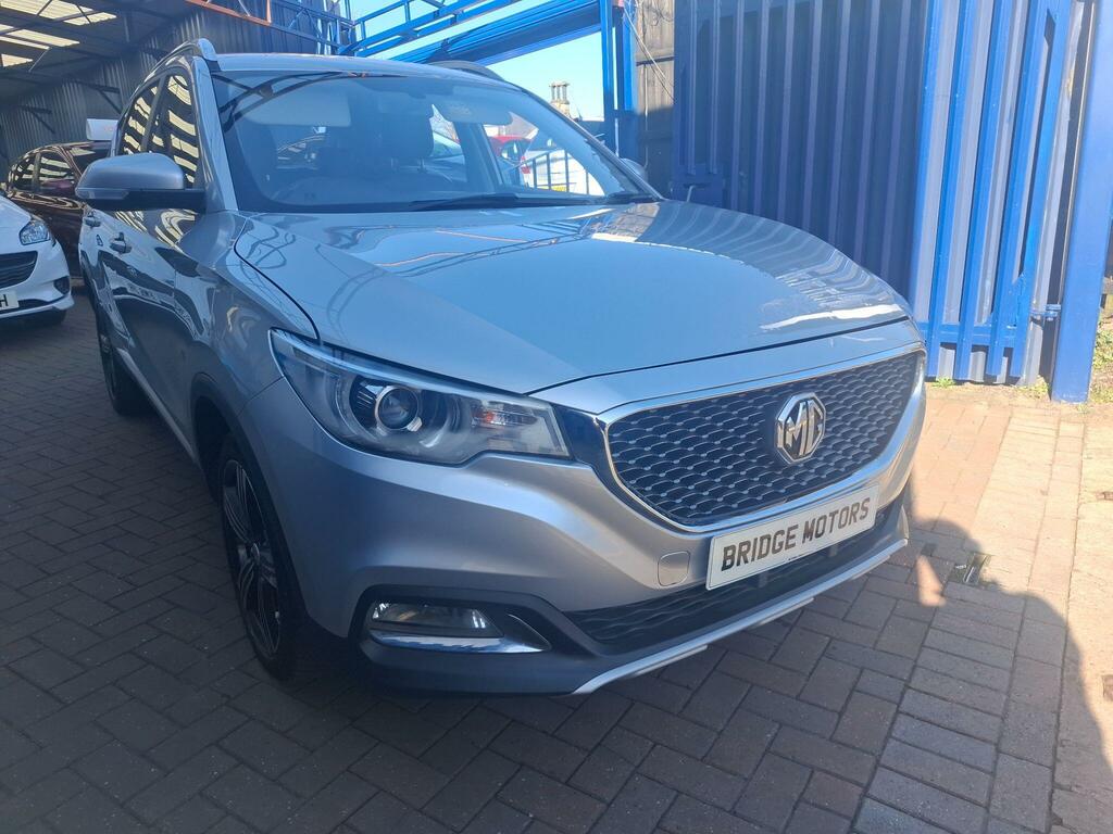 MG ZS Exclusive Silver