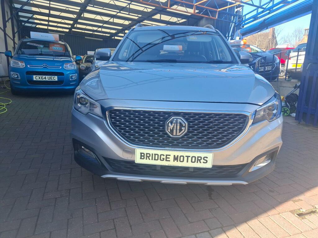 MG ZS Exclusive Silver #2