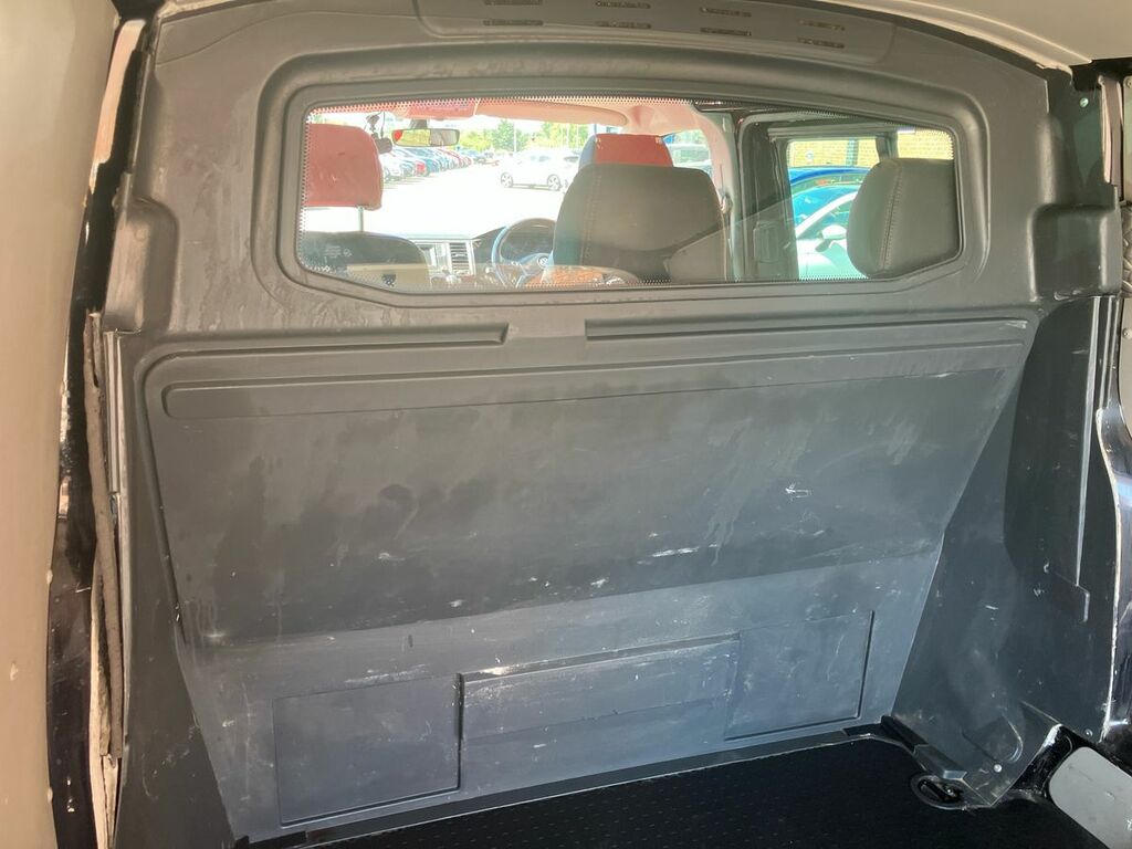 Volkswagen Transporter Estate White #25