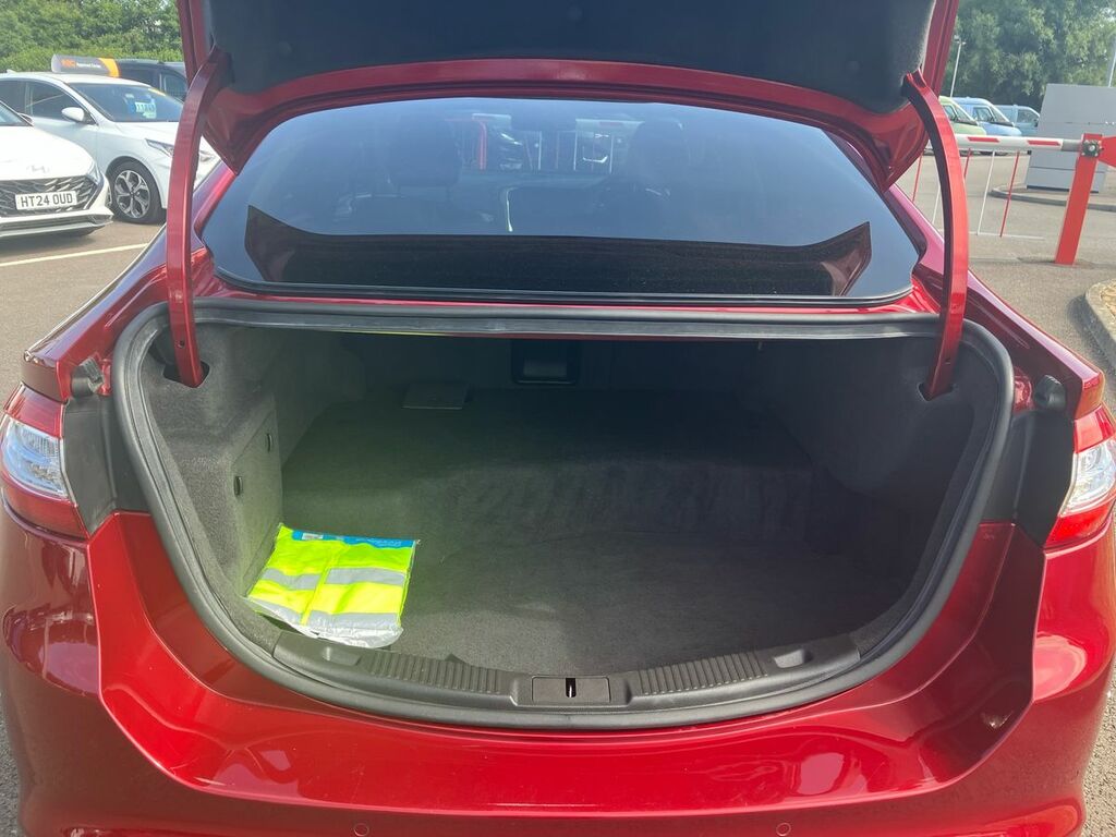 Ford Mondeo Titanium Tdci Red #18