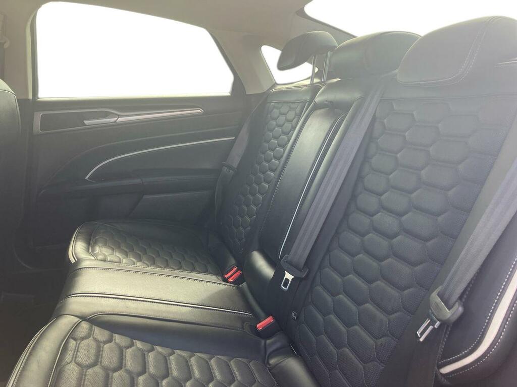 Ford Mondeo Titanium Tdci Red #17