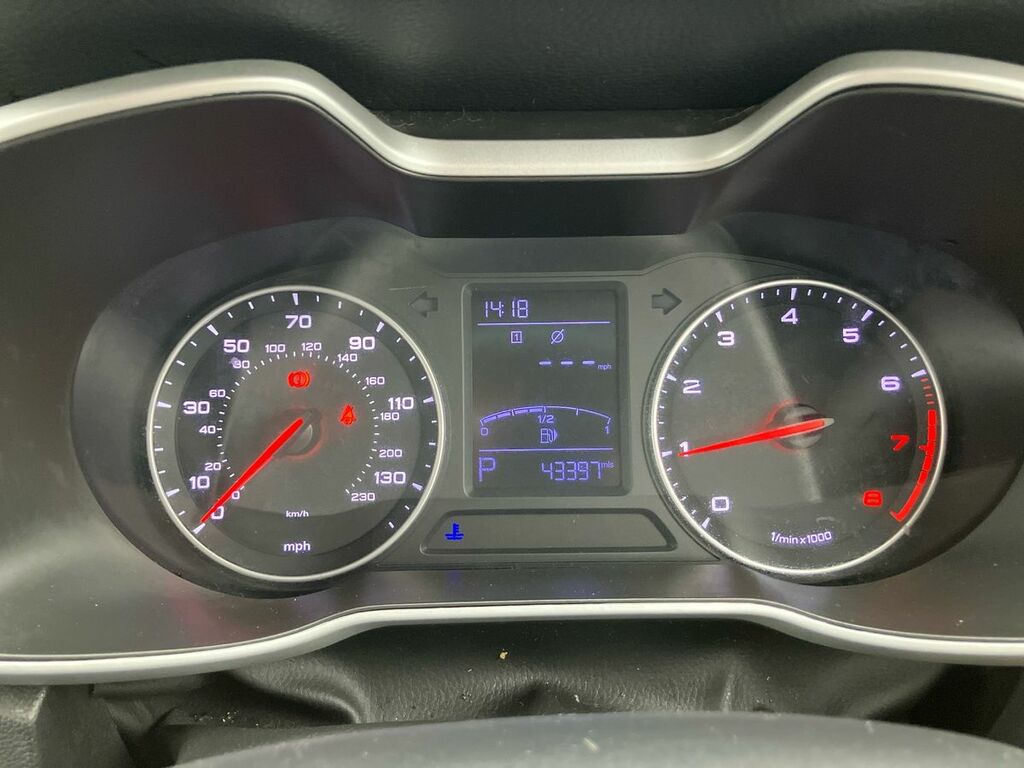 MG ZS 1.5 Vti Tech Exclusive Suv Ss Black #14