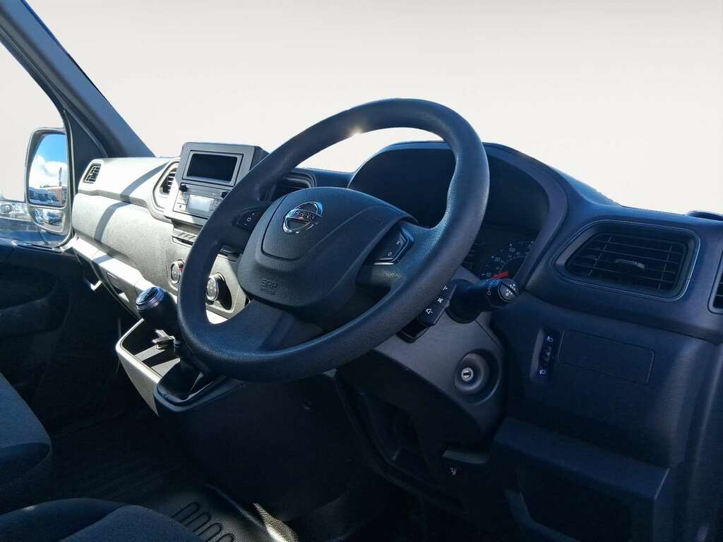 Nissan NV400 2.3 Dci 35 Tekna Chassis Double Cab Man White #5