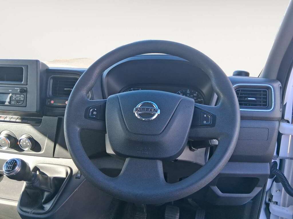 Nissan NV400 2.3 Dci 35 Tekna Chassis Double Cab Man White #4