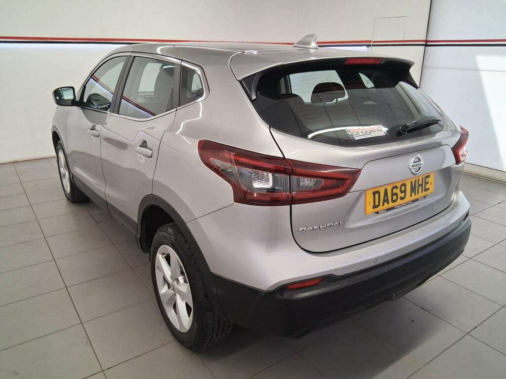 Nissan Qashqai 1.3 Dig-t Acenta Premium Suv DA69MHE Silver #4