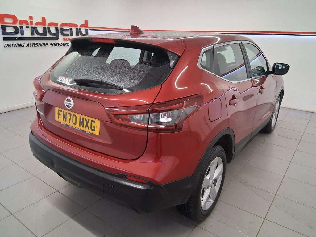 Nissan Qashqai 1.3 Dig-t Acenta Premium Suv FN70MXS Red #6