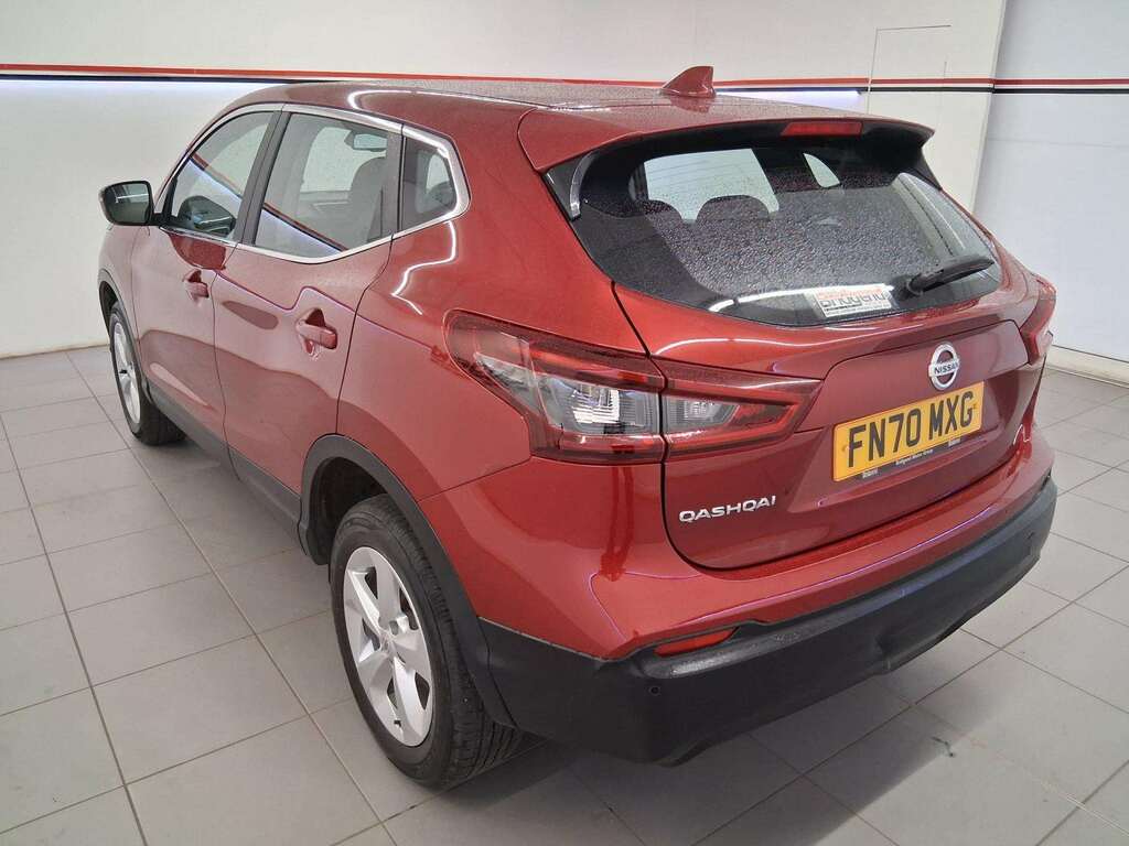 Nissan Qashqai 1.3 Dig-t Acenta Premium Suv FN70MXS Red #4