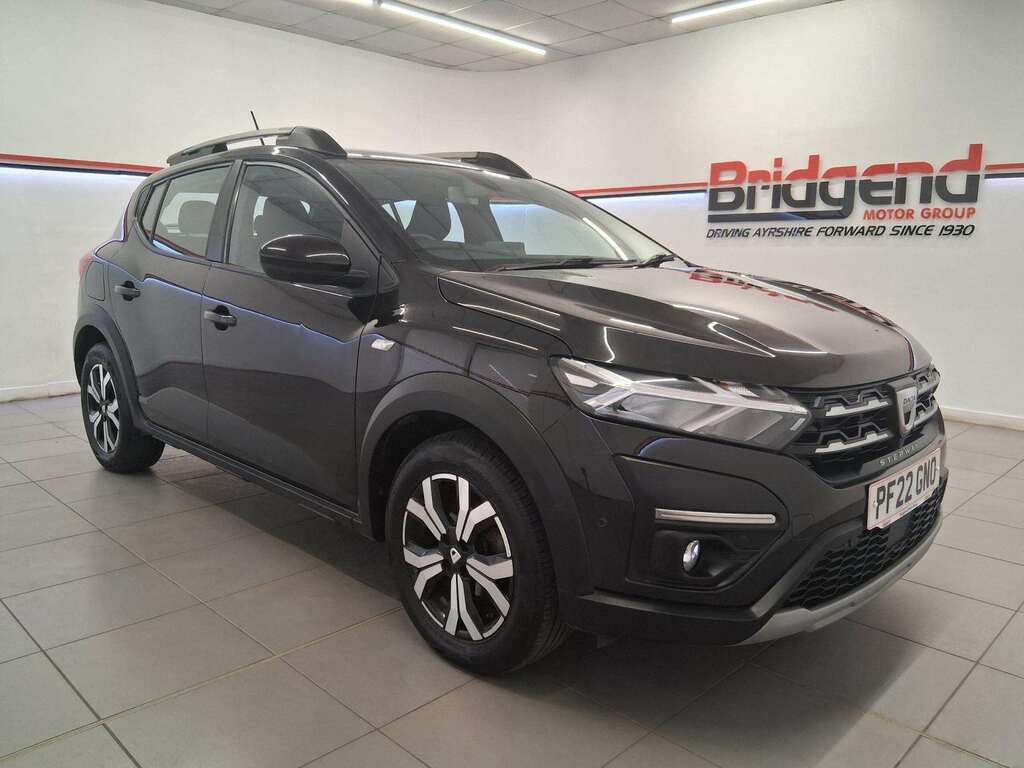 Dacia Sandero Stepway 1.0 Tce Prestige Hatchback PF22GNO Black #2