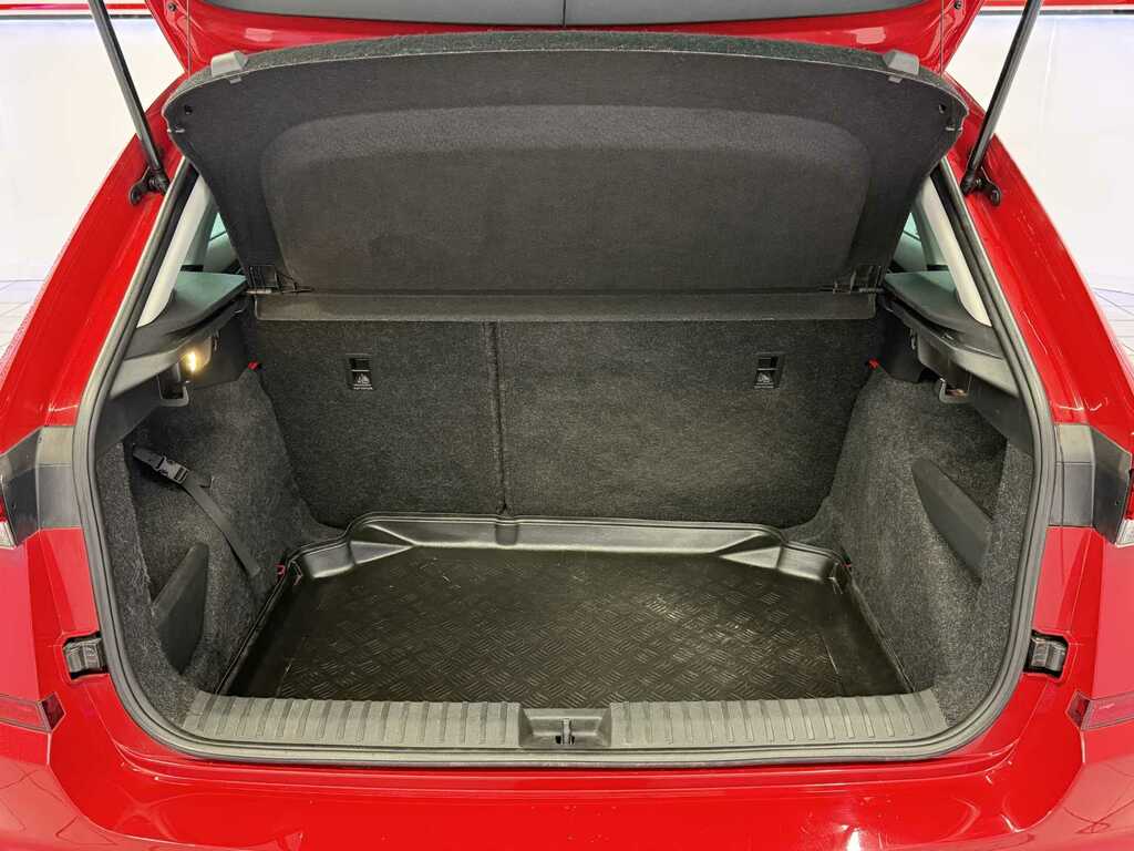 Skoda Kamiq 1.5 Tsi Act Se L Suv Red #5