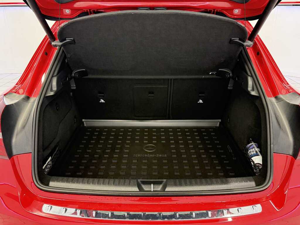 Mercedes-Benz GLA Class 1.6 Gla200 Amg Line Edition Plus Suv Red #5