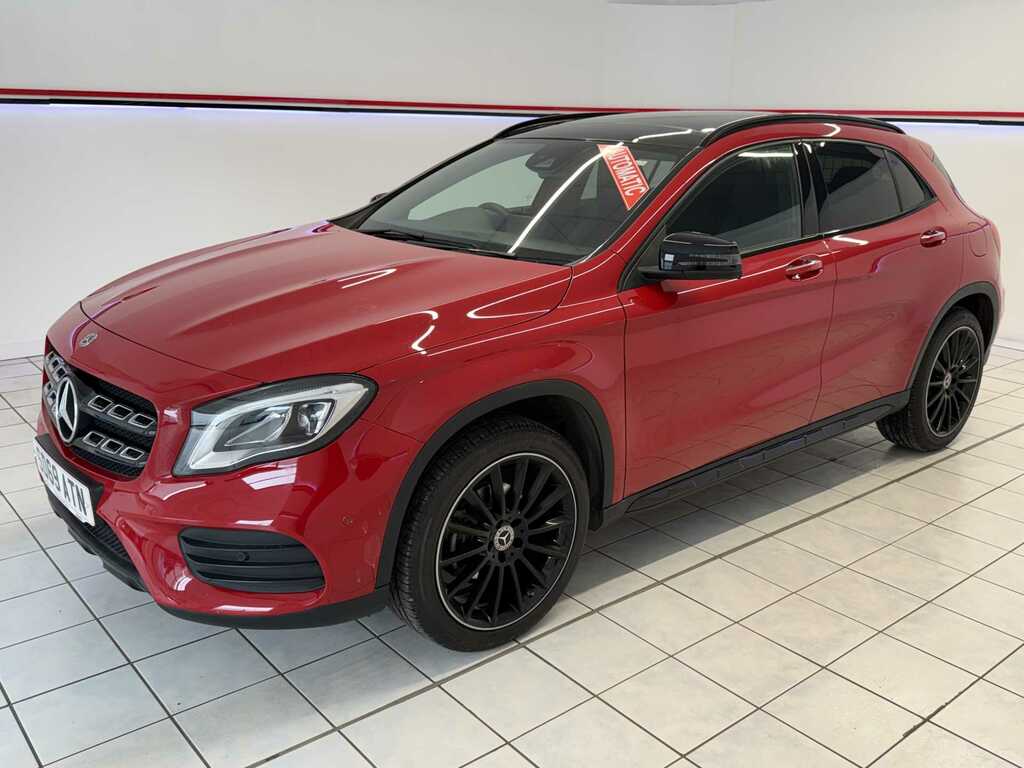 Mercedes-Benz GLA Class 1.6 Gla200 Amg Line Edition Plus Suv Red #3