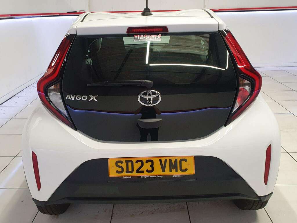 Toyota Aygo 1.0 Vvt-i Pure Hatchback White #5
