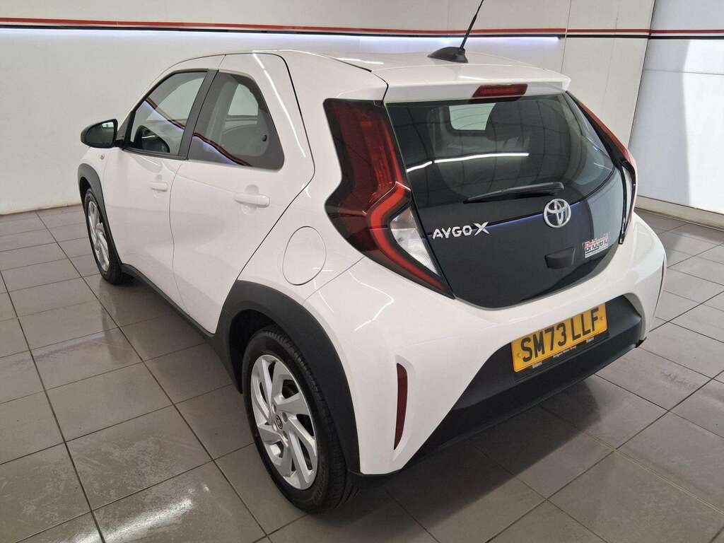 Toyota Aygo 1.0 Vvt-i Pure Hatchback White #4