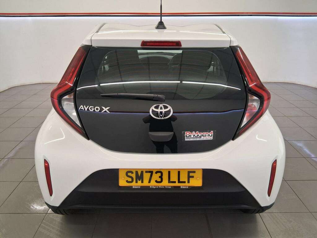 Toyota Aygo 1.0 Vvt-i Pure Hatchback White #5